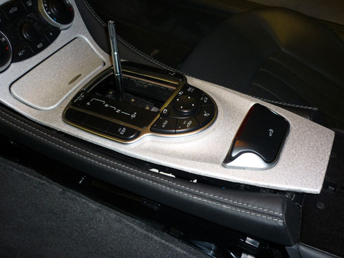 Mercedes SL (R230) centre console trim loosened