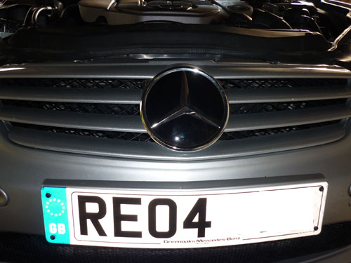 Mercedes SL (R230) grill with Distronic sensor